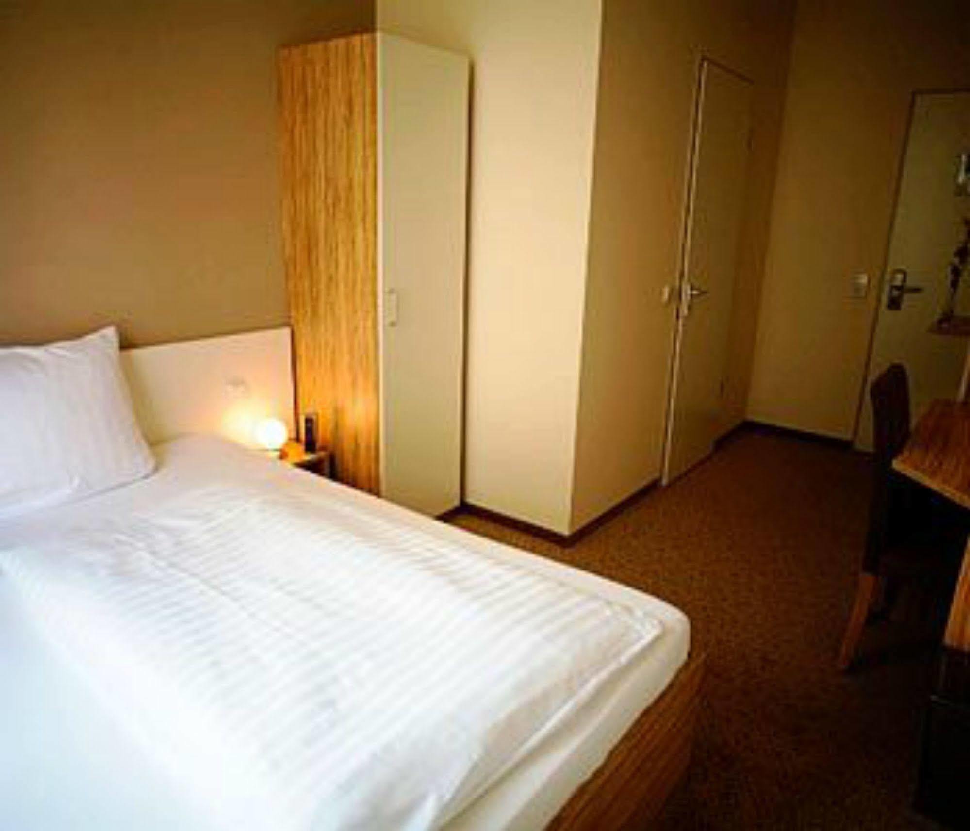 Nu Wave Hotel Berlin - Digital Check-In 2025 エクステリア 写真